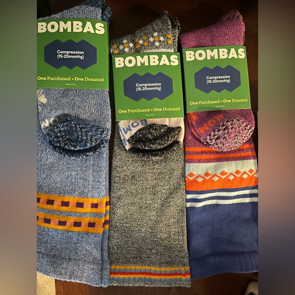 NWT 3 Pairs of Bombas compression socks sized Large